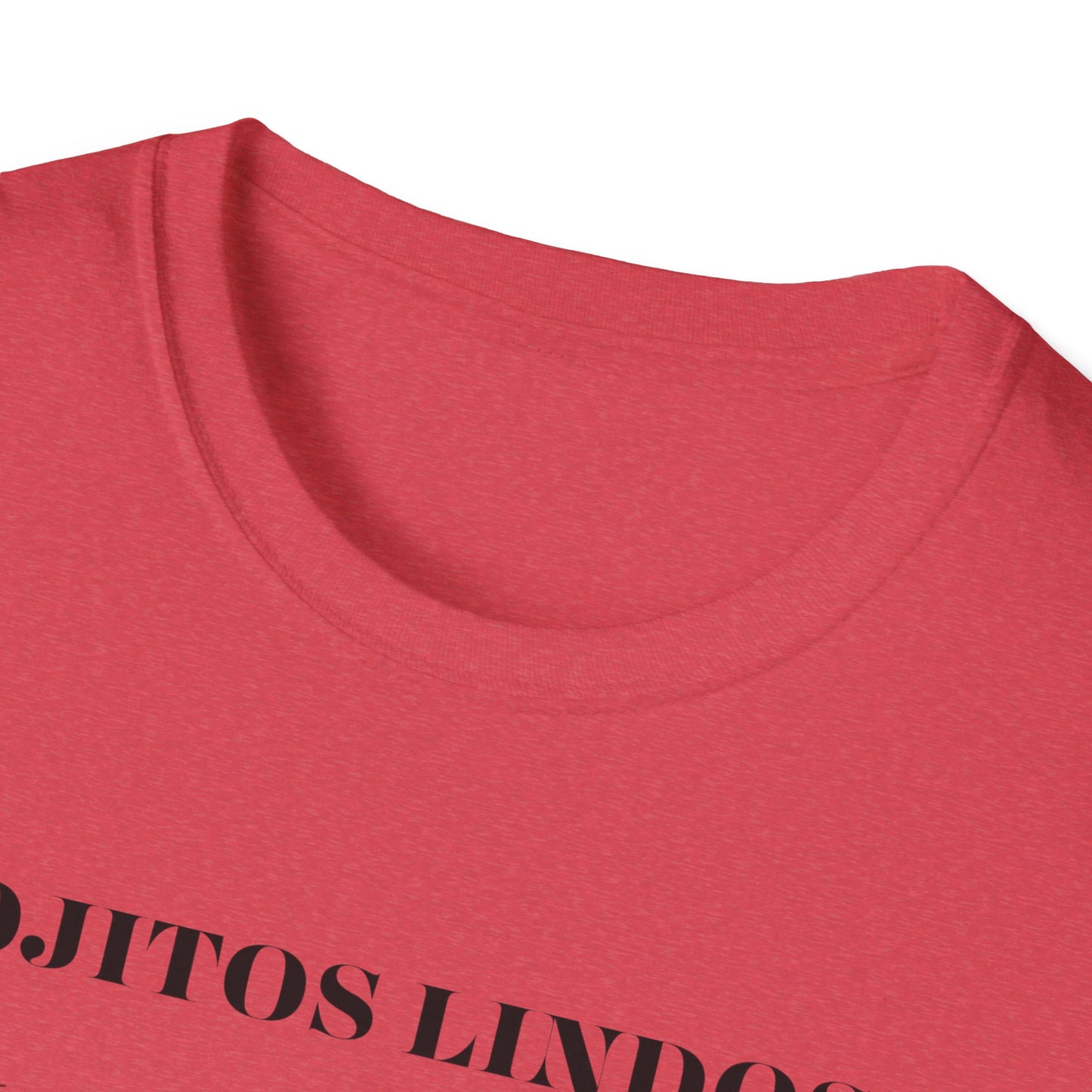 Ojitos Lindos Unisex Softstyle T-Shirt