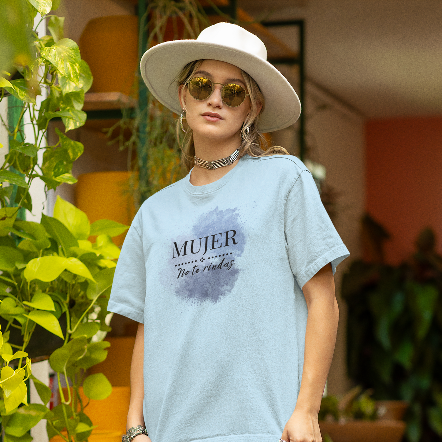 Mujer No Te Rindas Women's Softstyle Tee